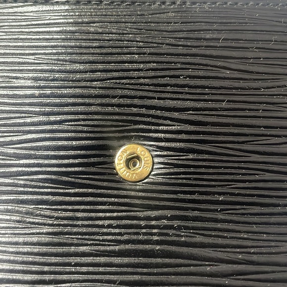 EUC Vintage LOUIS VUITTON Epi Leather Elise
Wallet - Picture 11 of 13